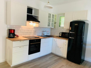 Отель Apartments Biba  Задар